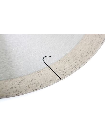 Диск алмазный 180 х 22,2 мм сплошной c лазерной перфорацией мокрое резание GROSS 73041, фото , изображение 3 - Метэкс